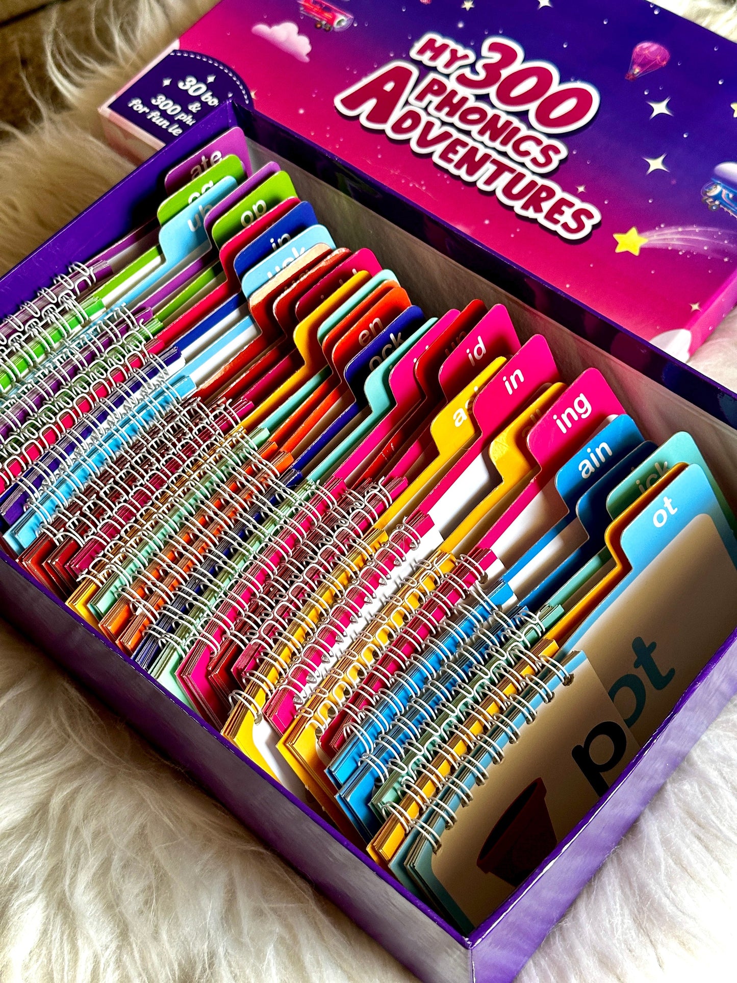 30 Read and Rhyme Flip Books - 300 Words Phonics Set